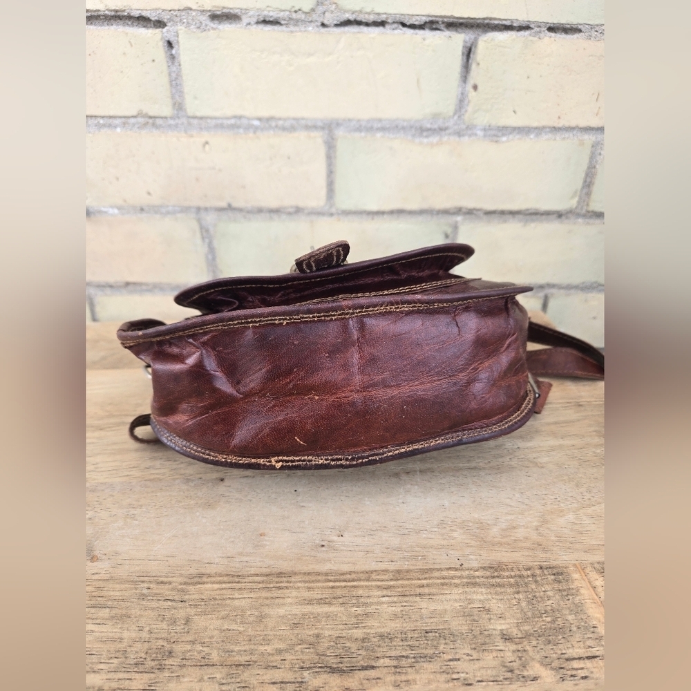 Vintage Style Leather Satchel - Picture 9 of 13